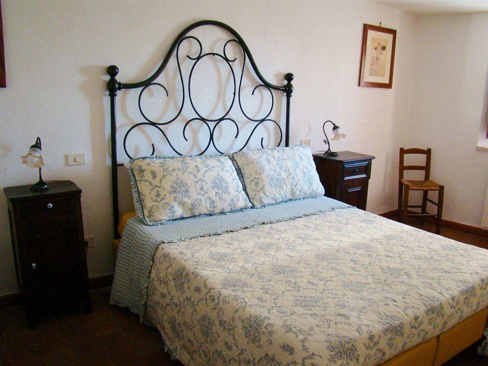 Borgo Tepolini Bed & Breakfast 4*