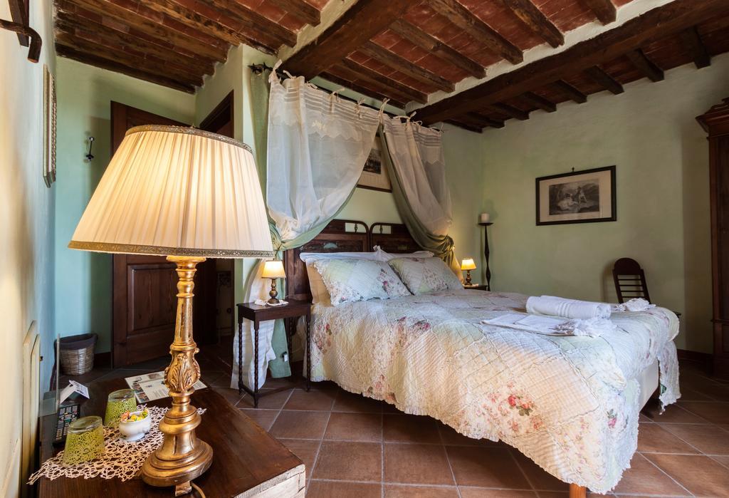 Borgo Tepolini Bed & Breakfast 4*