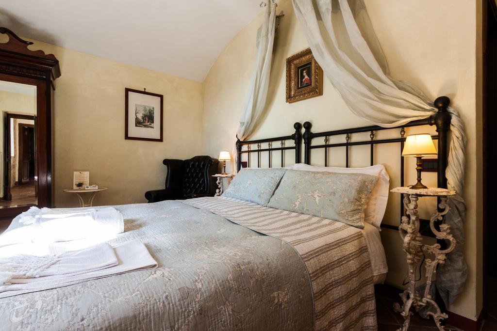 Borgo Tepolini Bed & Breakfast 4*